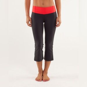 🩶🔸Lululemon Gather & Crow Crop Leggings Size 4 Dark Gray + Bonus Tank EUC